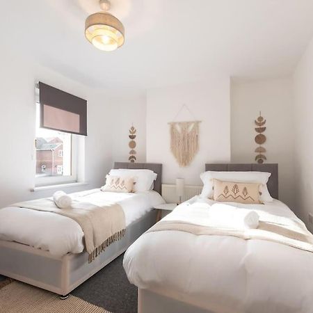 Beautiful 4 Bedroom House Ридинг Экстерьер фото